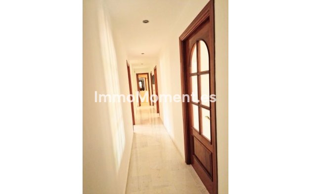 Resale - Apartment - Torremolinos - La Carihuela