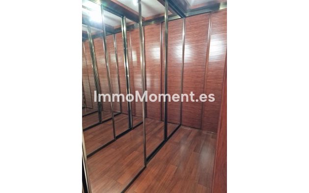 Resale - Apartment - Torremolinos - La Carihuela
