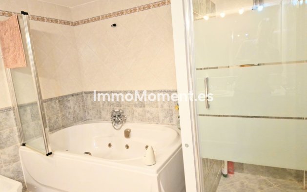 Resale - Apartment - Torremolinos - La Carihuela