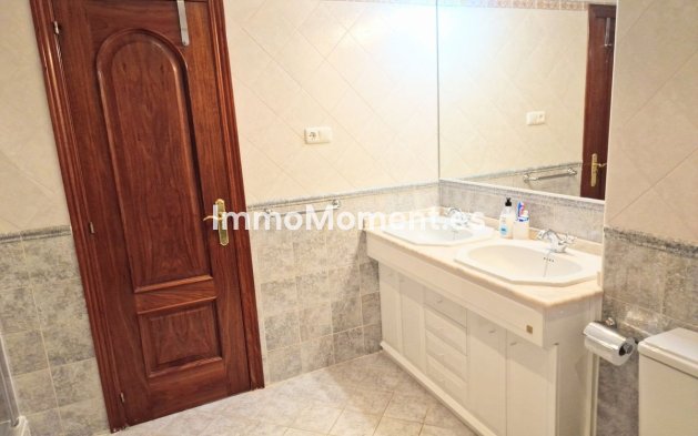 Resale - Apartment - Torremolinos - La Carihuela