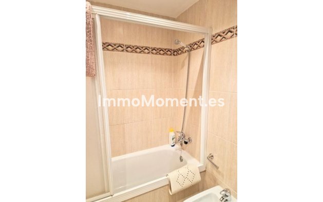 Resale - Apartment - Torremolinos - La Carihuela