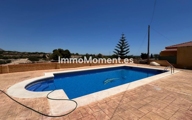 Resale - Detached villa - Albatera - Albatera Centro