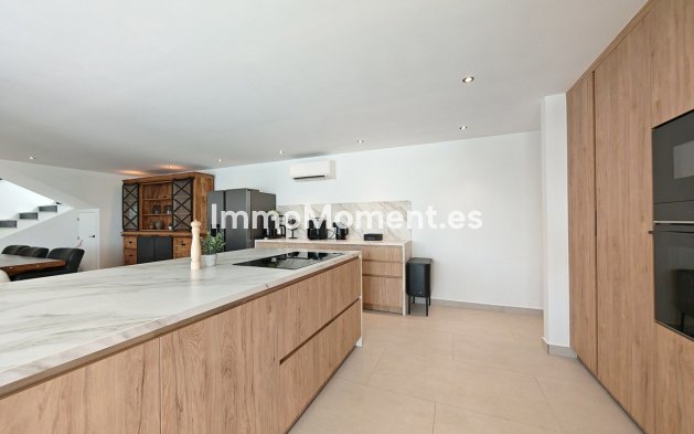 Wiederverkauf - Freistehende Villa - Marbella - Elviria