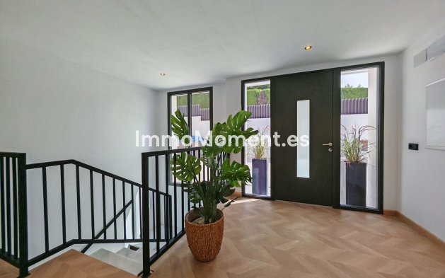 Wiederverkauf - Freistehende Villa - Marbella - Elviria