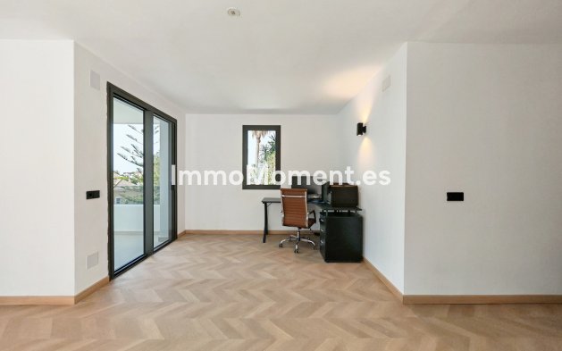 Wiederverkauf - Freistehende Villa - Marbella - Elviria