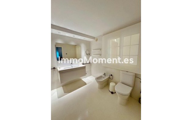 Reventa - Villa independiente - Estepona  - Estepona Centro
