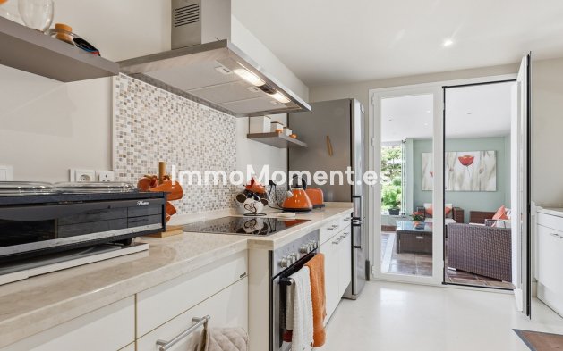 Resale - Apartment - Casares - Doña Julia