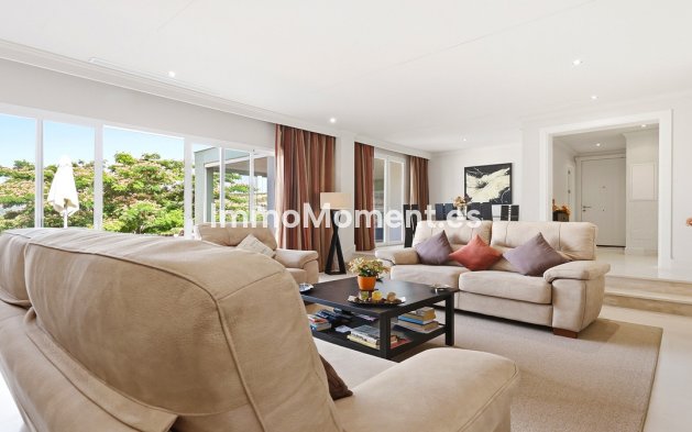 Resale - Apartment - Casares - Doña Julia