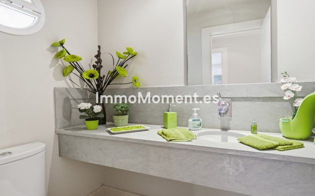 Resale - Apartment - Casares - Doña Julia