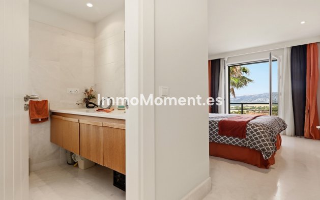Resale - Apartment - Casares - Doña Julia