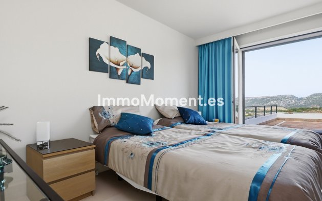 Resale - Apartment - Casares - Doña Julia