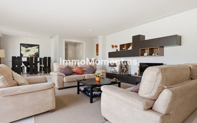 Resale - Apartment - Casares - Doña Julia