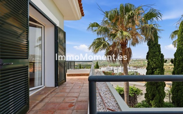 Resale - Apartment - Casares - Doña Julia