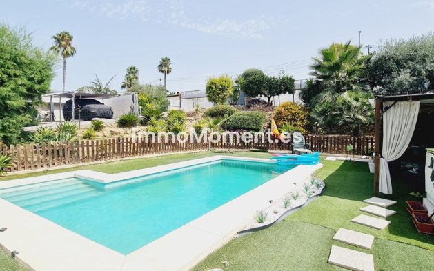 Resale - Detached villa - Inland  - Alhaurín de la Torre