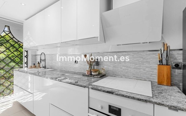 Resale - Apartment - Benahavís - La Quinta