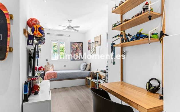 Resale - Apartment - Benahavís - La Quinta