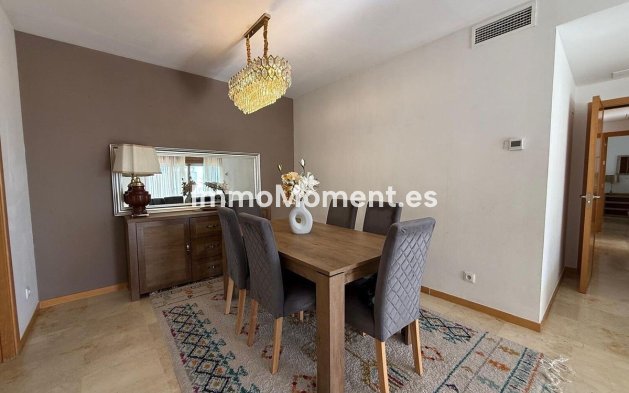 Resale - Apartment - Marbella - Altos de los Monteros
