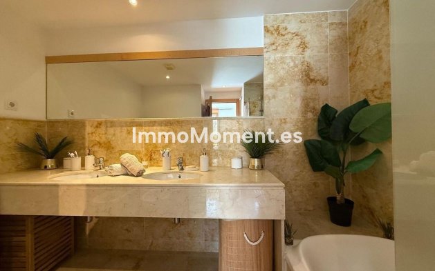 Resale - Apartment - Marbella - Altos de los Monteros