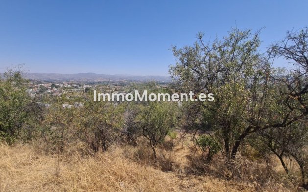Resale - Plot - Inland  - Alhaurín de la Torre