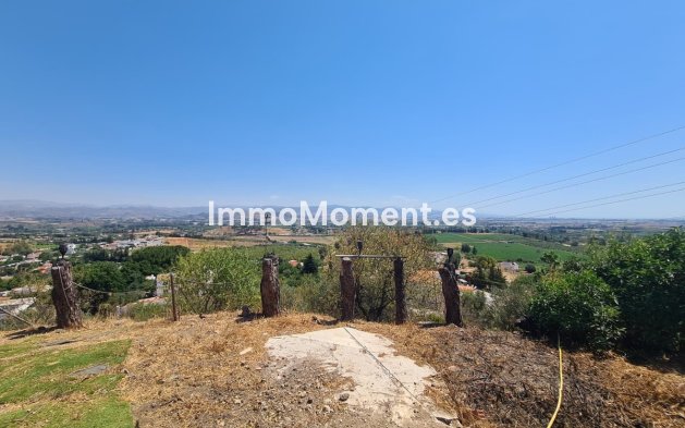 Resale - Plot - Inland  - Alhaurín de la Torre