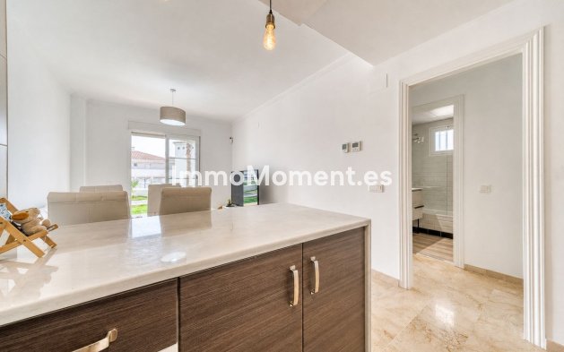 Resale - Apartment - Manilva - La Duquesa