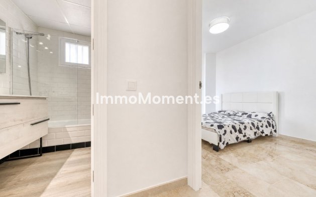 Resale - Apartment - Manilva - La Duquesa