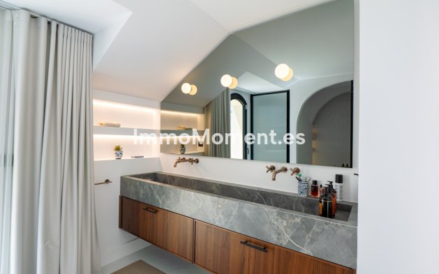 Resale - Apartment - Benahavís - Benahavís Centro