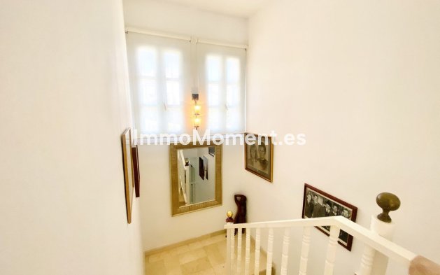 Bestaande woning - Vrijstaande villa - Estepona  - Benamara