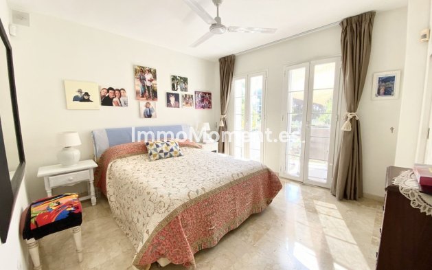 Bestaande woning - Vrijstaande villa - Estepona  - Benamara