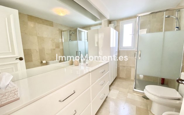 Bestaande woning - Vrijstaande villa - Estepona  - Benamara