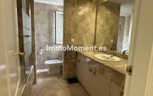 Wiederverkauf - Wohnung - Marbella - Nueva Andalucía