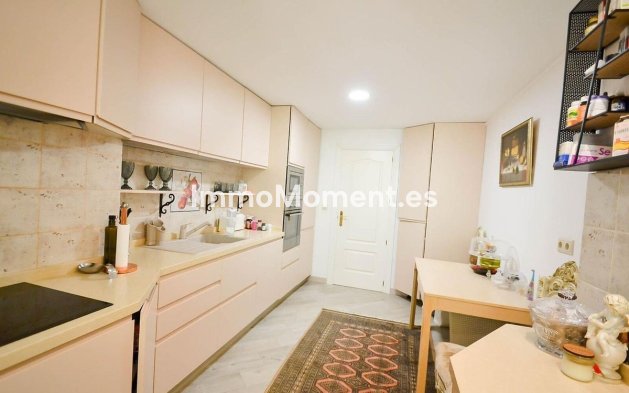 Revente - Appartement - Estepona  - Estepona Centro