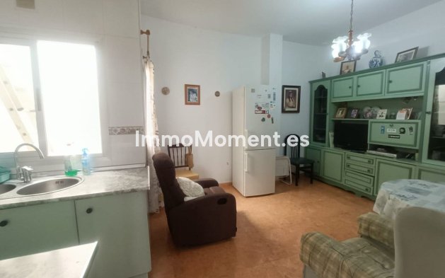 Wiederverkauf - Freistehende Villa - Estepona  - Estepona Centro