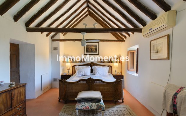 Reventa - Villa independiente - Estepona  - Estepona Centro