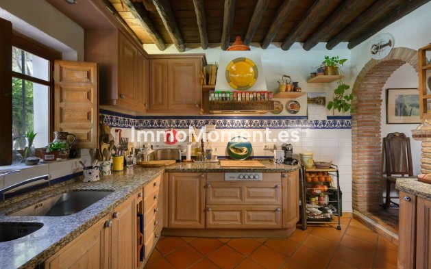 Reventa - Villa independiente - Estepona  - Estepona Centro