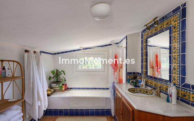 Reventa - Villa independiente - Estepona  - Estepona Centro