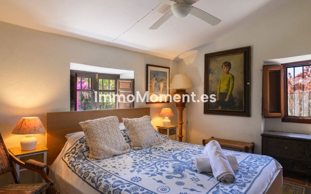Reventa - Villa independiente - Estepona  - Estepona Centro