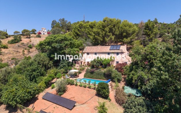 Reventa - Villa independiente - Estepona  - Estepona Centro