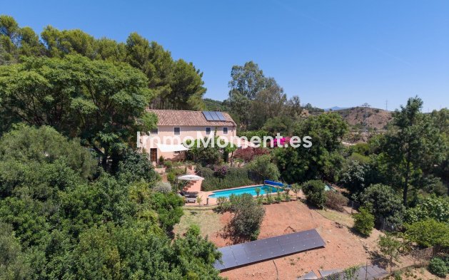 Reventa - Villa independiente - Estepona  - Estepona Centro