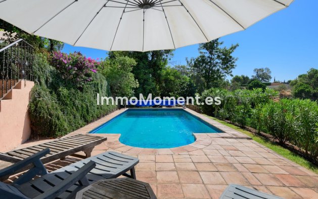 Reventa - Villa independiente - Estepona  - Estepona Centro