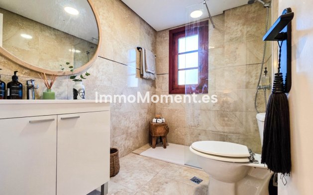 Resale - Apartment - Manilva - La Duquesa