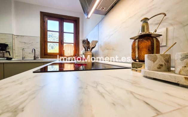 Resale - Apartment - Manilva - La Duquesa