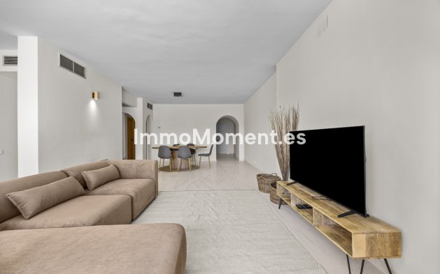 Resale - Apartment - Estepona - Estepona Centro