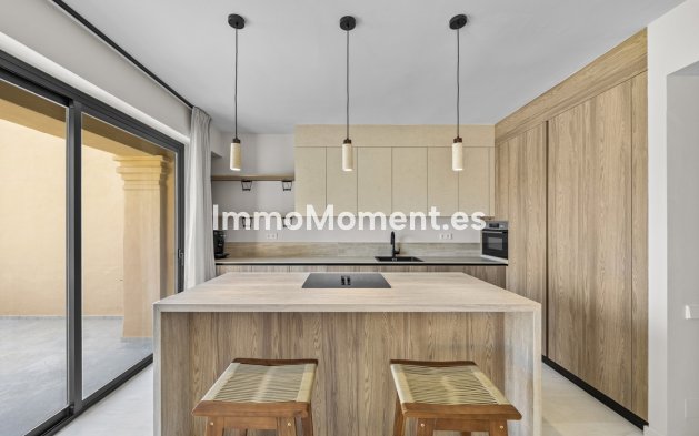Resale - Apartment - Estepona - Estepona Centro