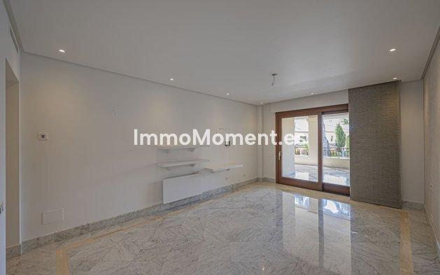 Resale - Apartment - Marbella - Los Monteros