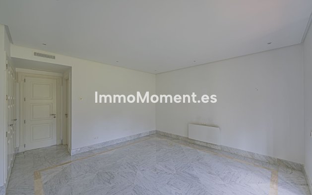 Resale - Apartment - Marbella - Los Monteros