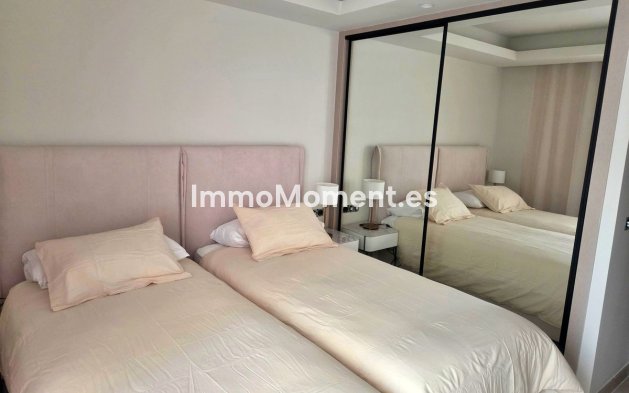 Resale - Apartment - Marbella - Puerto Banús