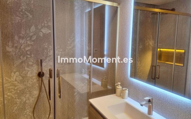 Resale - Apartment - Marbella - Puerto Banús