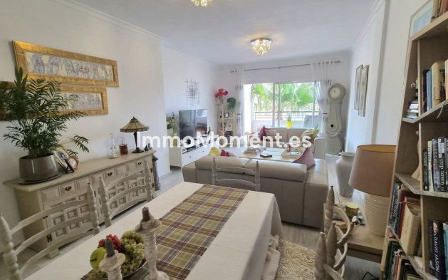 Bestaande woning - Appartement - Binnenland  - Alhaurín Golf