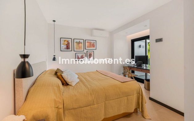 Wiederverkauf - Freistehende Villa - Marbella - Elviria